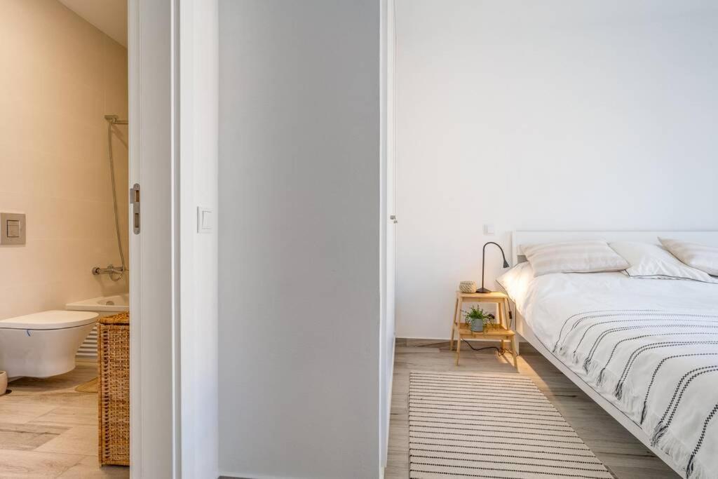 Happiness Apartment - 2Bedroom Apt In アルジェズール エクステリア 写真