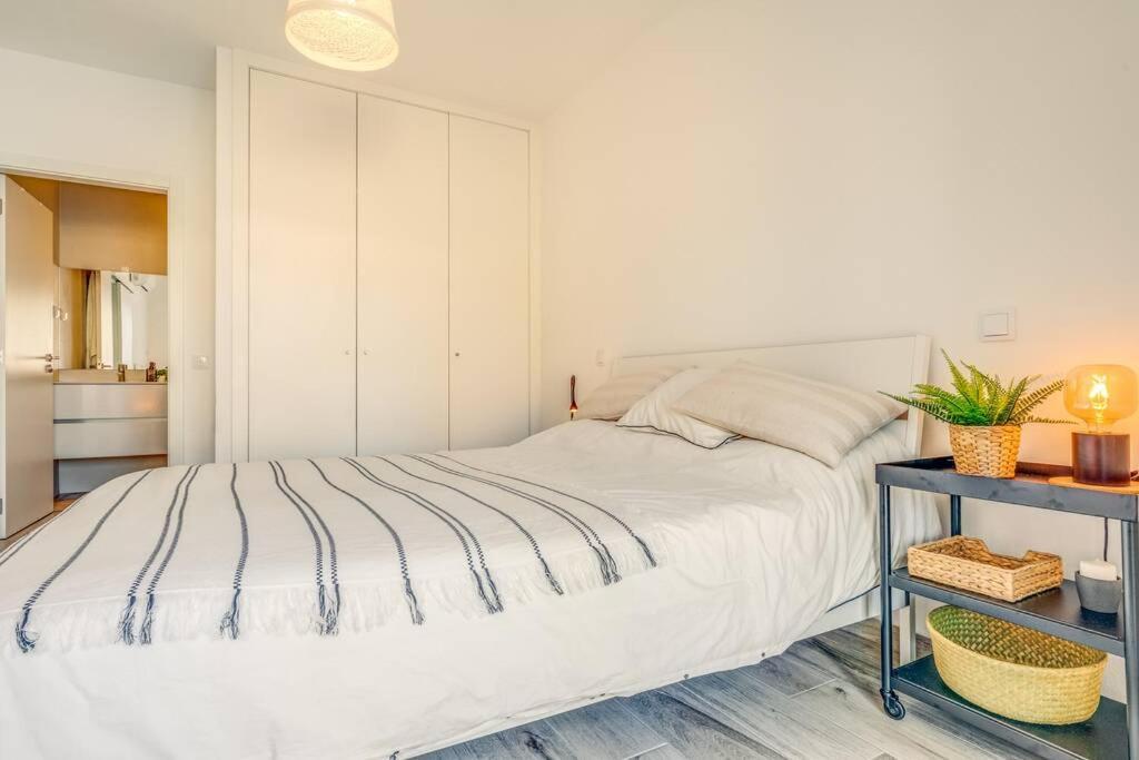 Happiness Apartment - 2Bedroom Apt In アルジェズール エクステリア 写真