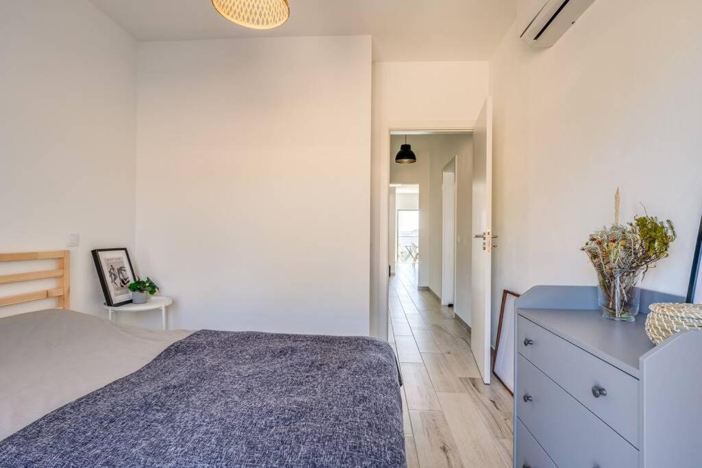 Happiness Apartment - 2Bedroom Apt In アルジェズール エクステリア 写真